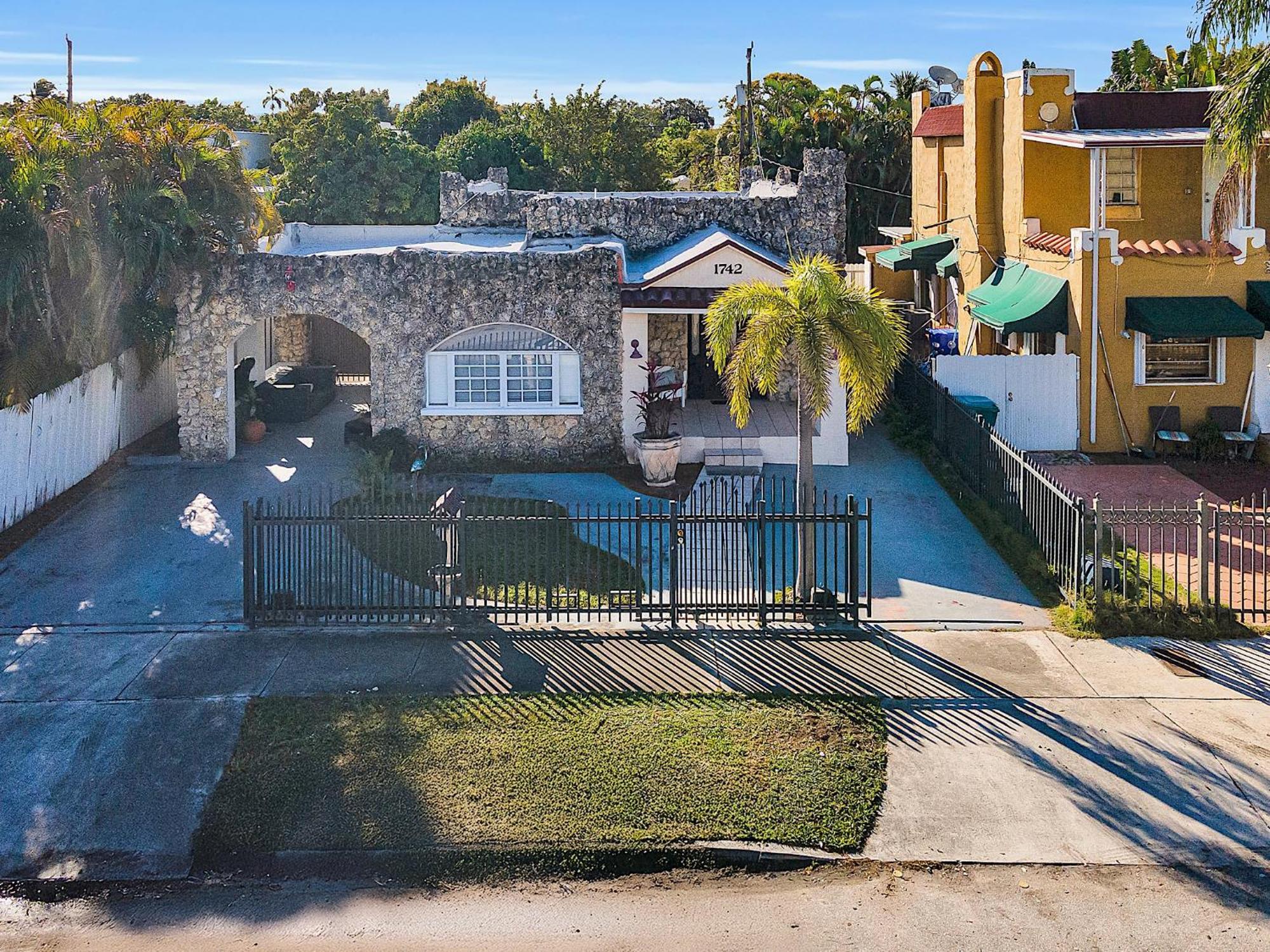 Private Room In Little Havana Miami Exterior photo