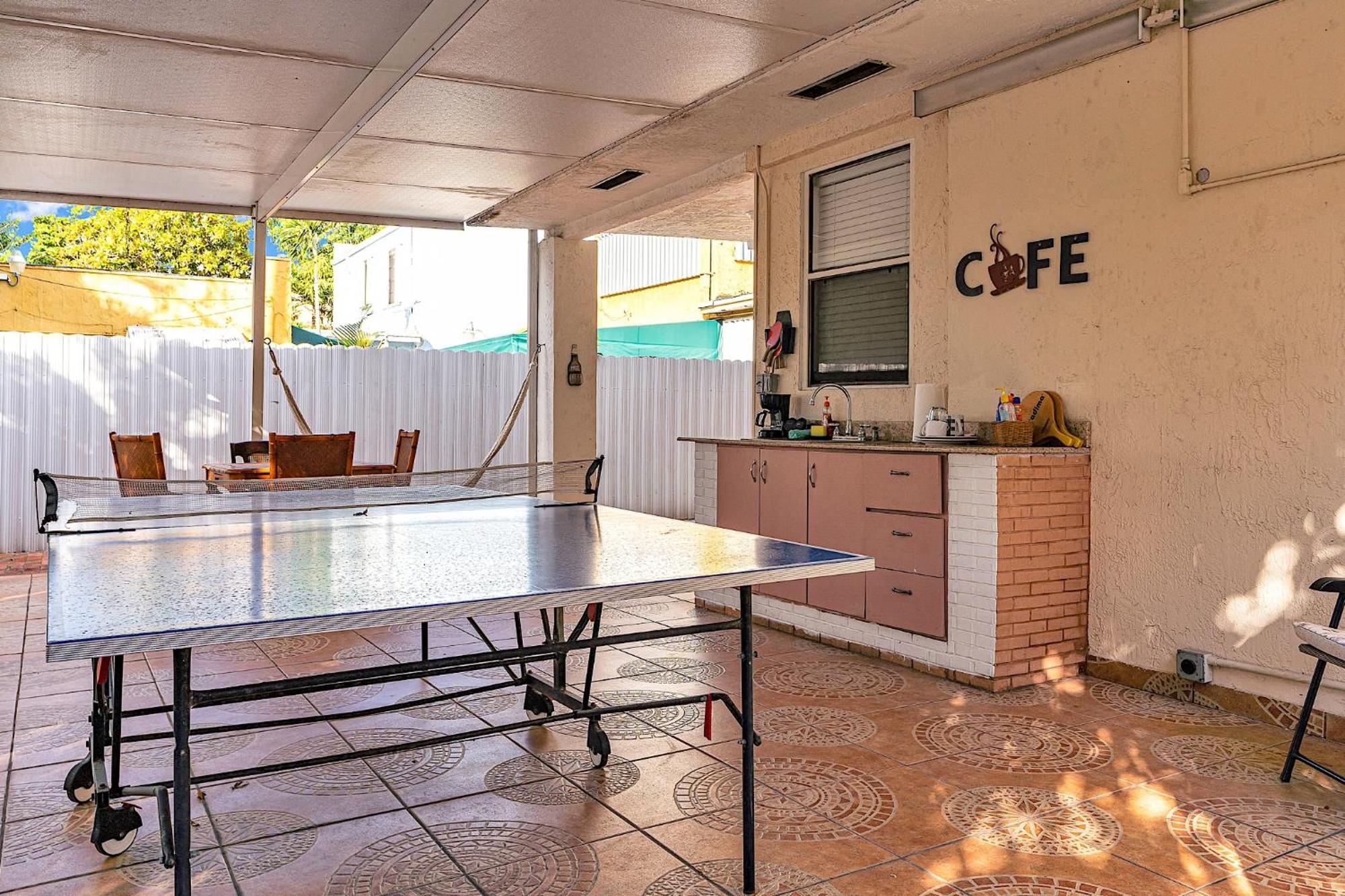 Private Room In Little Havana Miami Exterior photo